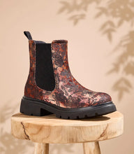 Load image into Gallery viewer, Autumn Wishes Chelsea Boot