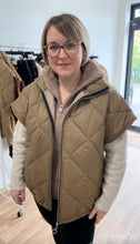 Load image into Gallery viewer, Quilted Bomber Bodywarmer - Toffee
