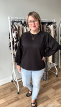 Load image into Gallery viewer, Pusti sweat Top - Black
