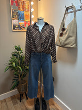 Load image into Gallery viewer, Pretty Women Shirt
